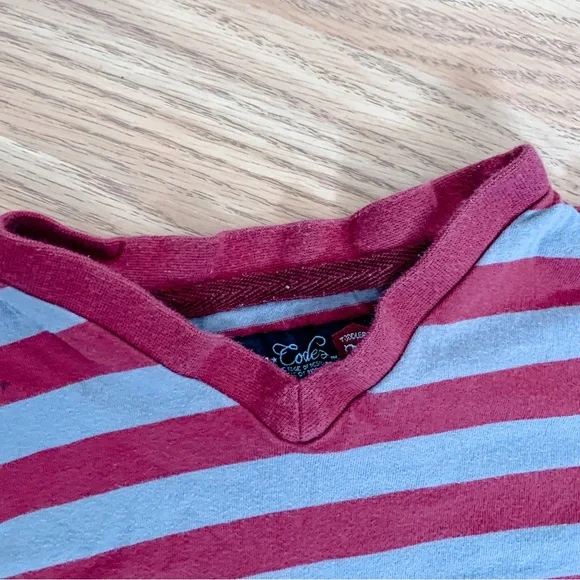 Sovereign Code • Striped V-Neck Tee - Picture 3 of 5